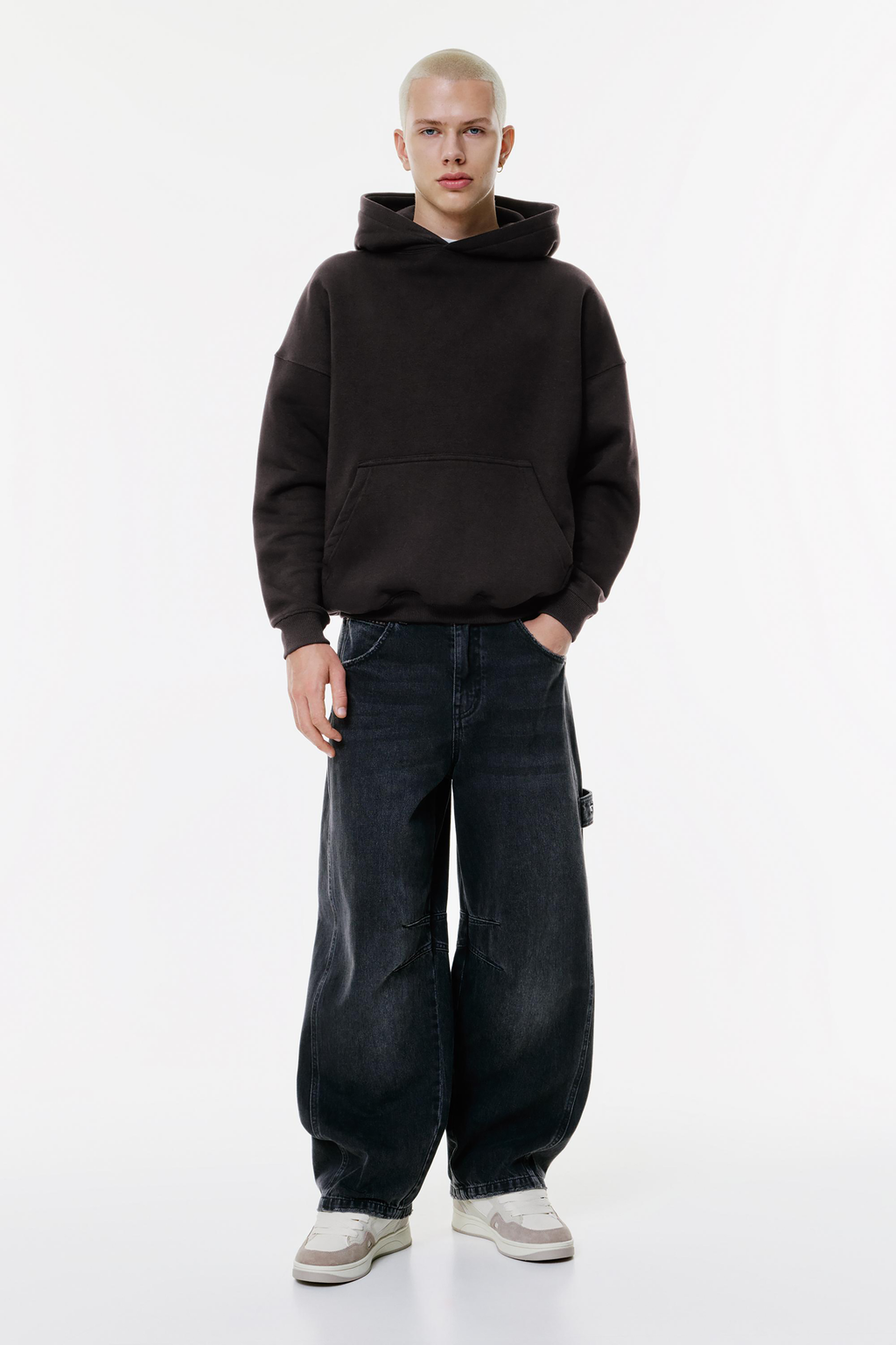 BLACK OVERSIZED HOODIE