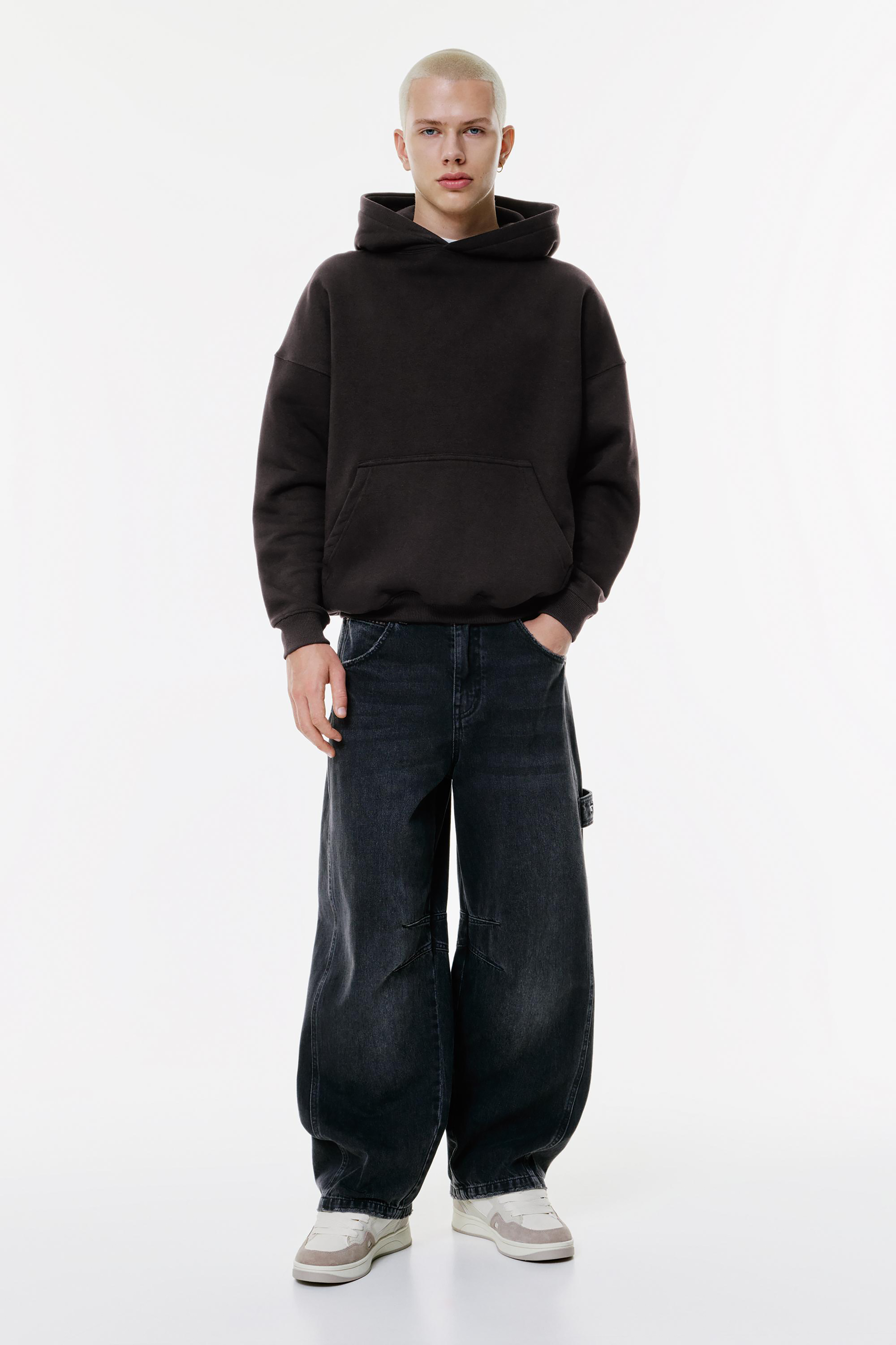 BLACK OVERSIZED HOODIE