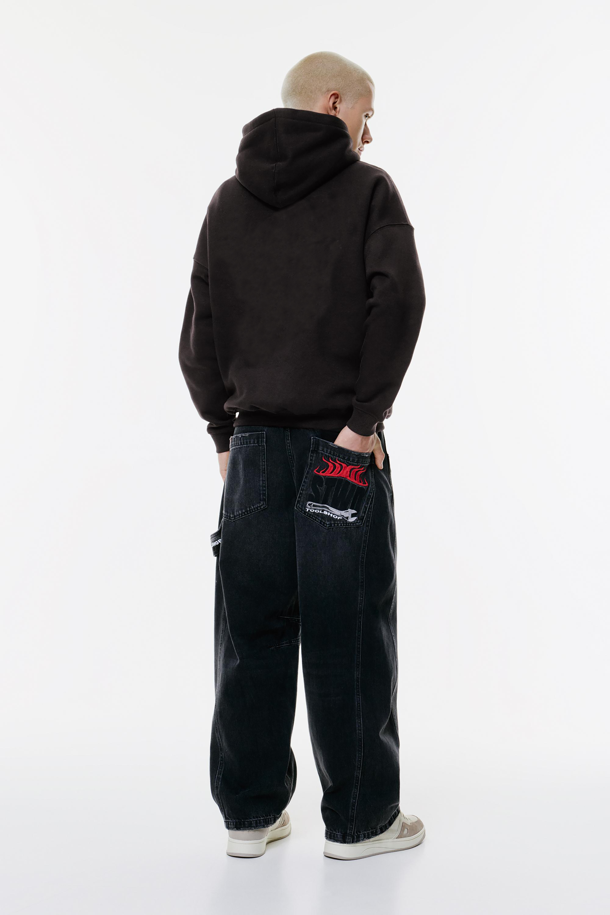 BLACK OVERSIZED HOODIE