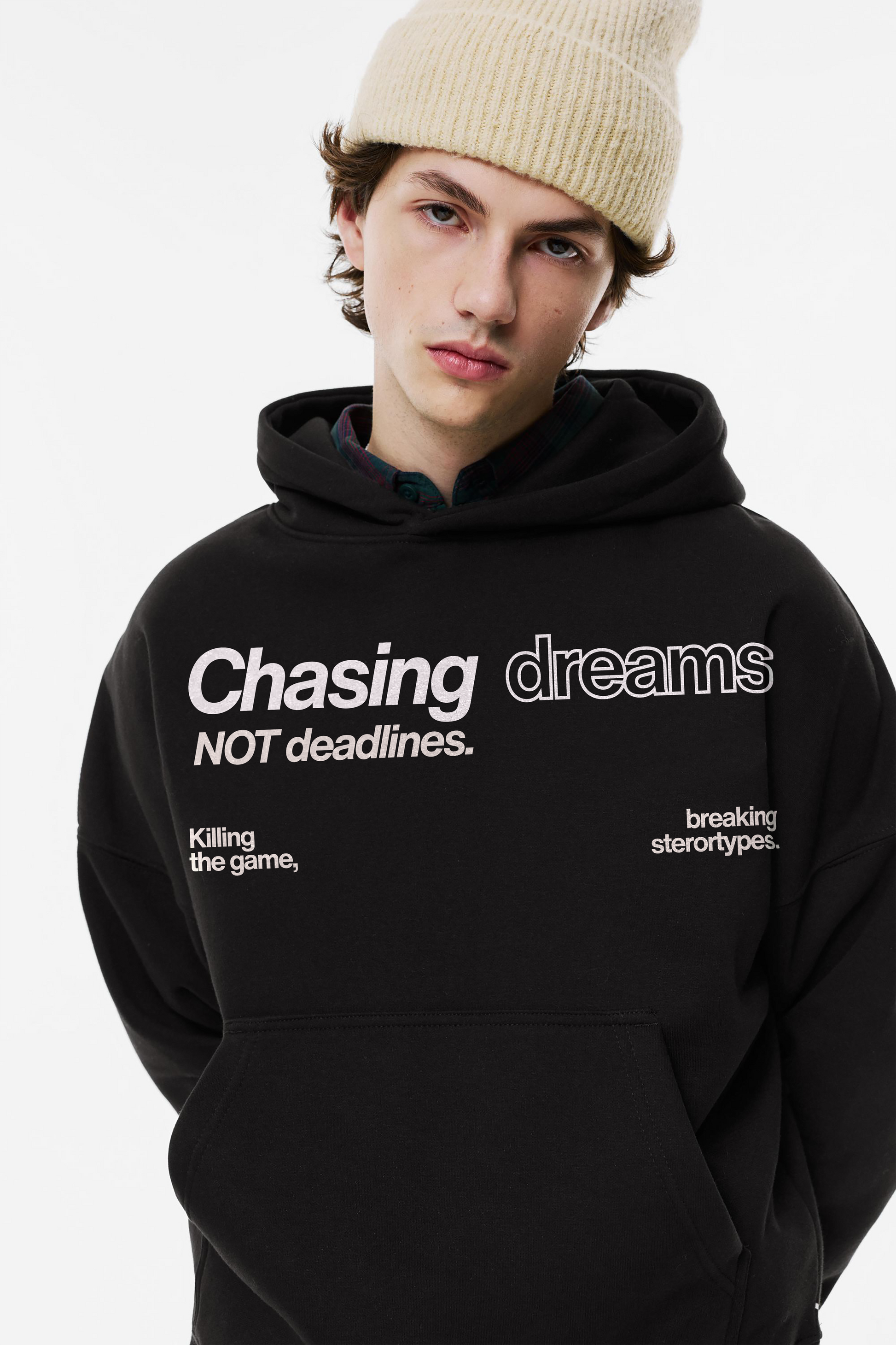 CHASING DREAMS OVERSIZED HOODIE