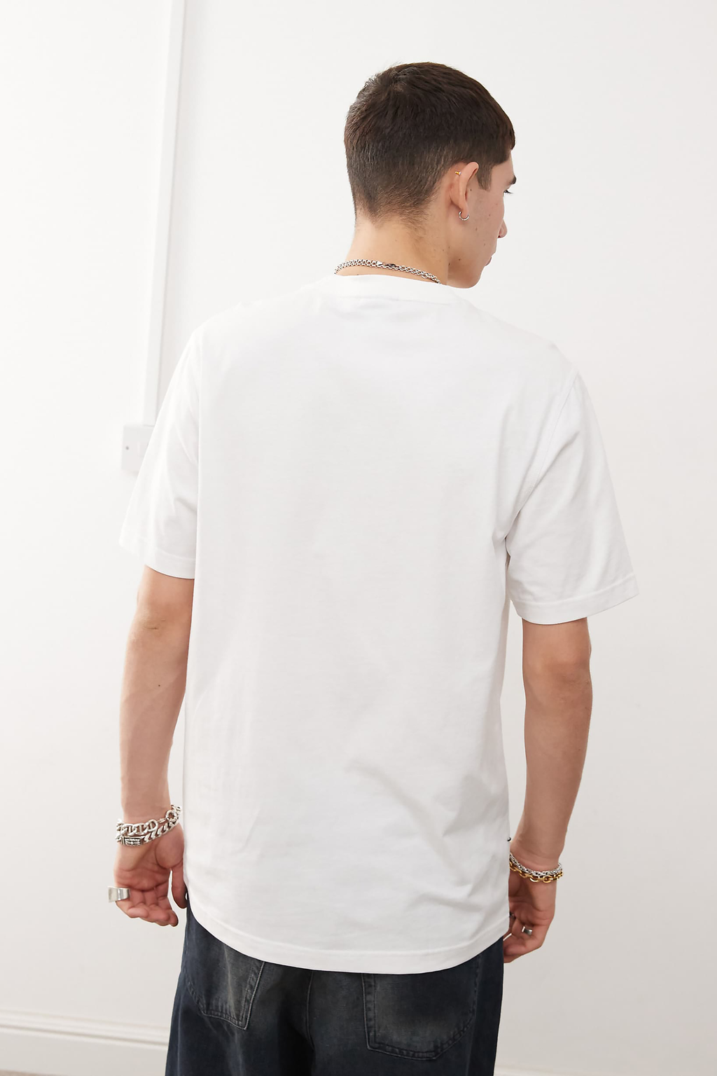 ESSENTIALS OVERSIZED TEE