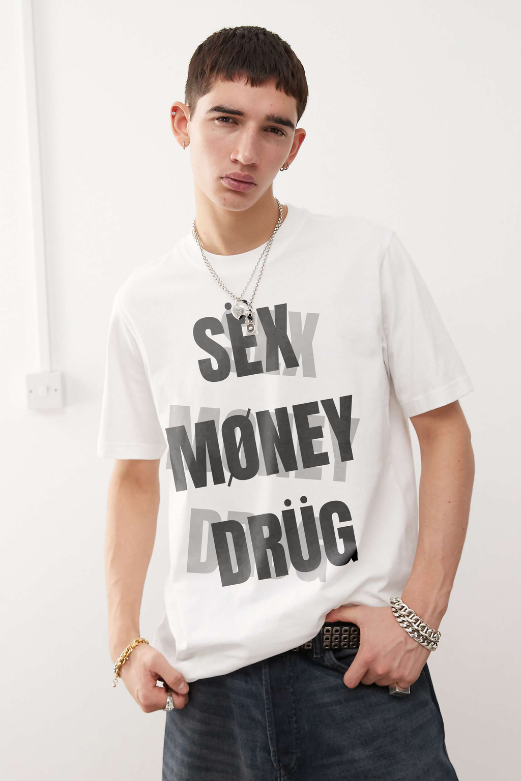 ESSENTIALS OVERSIZED TEE