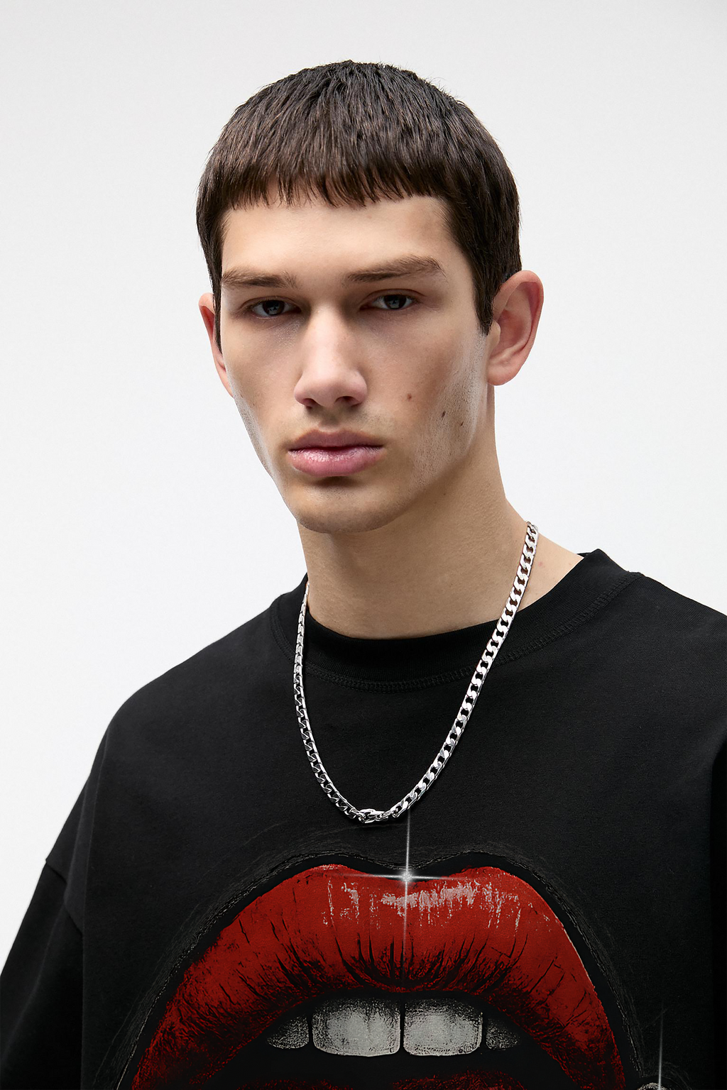 LIPS NEVER LIE OVERSIZED TEE