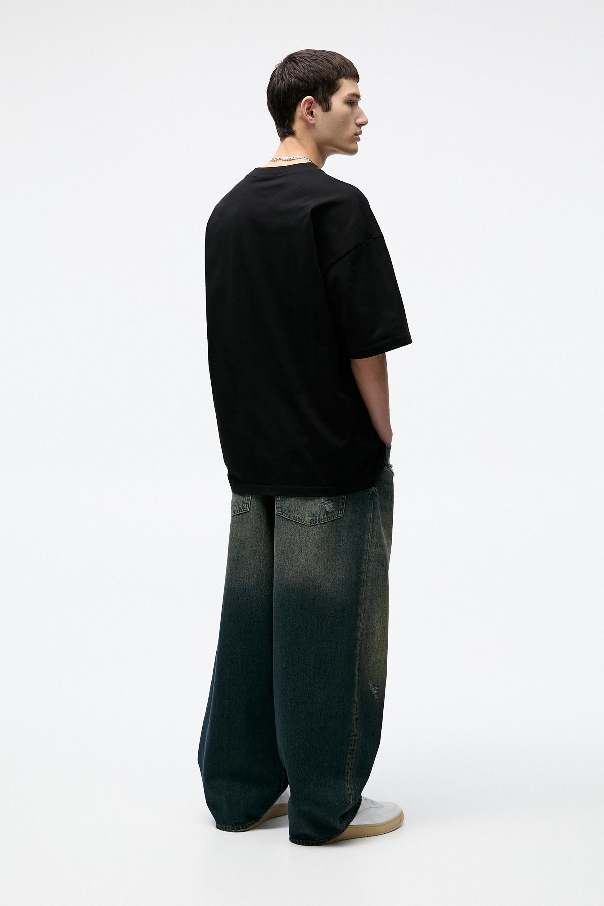 LIPS NEVER LIE OVERSIZED TEE