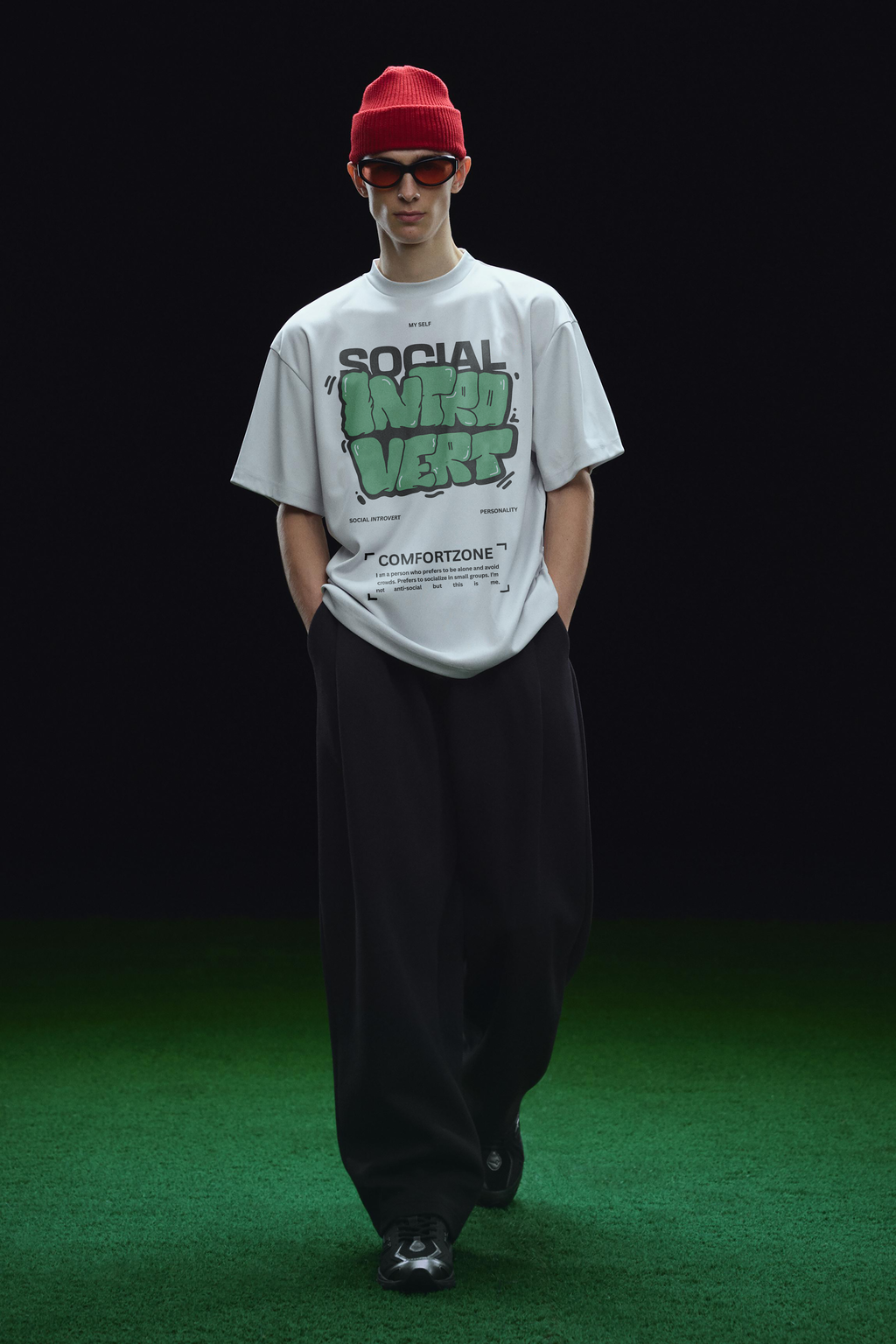 INTROVERT OVERSIZED TEE