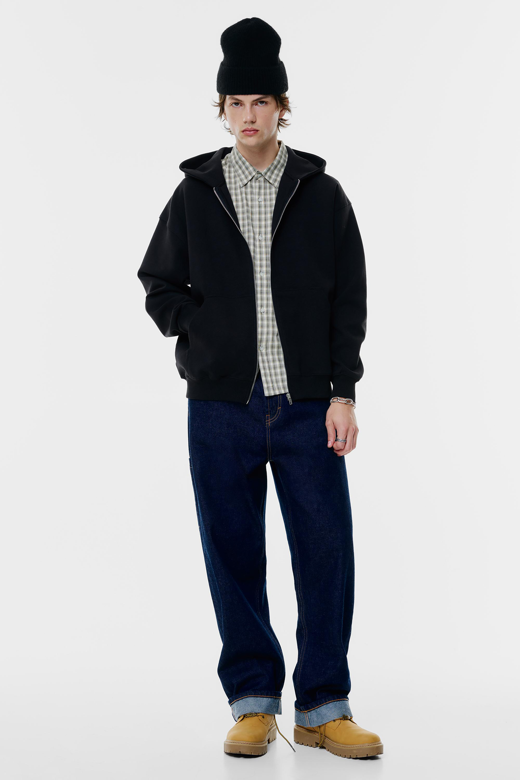 BLACK OVERSIZED ZIP-UP HOODIE